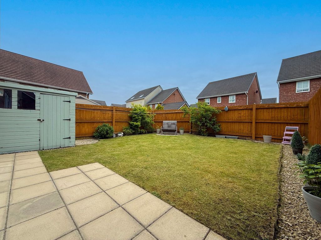 Property photo 3 of 20