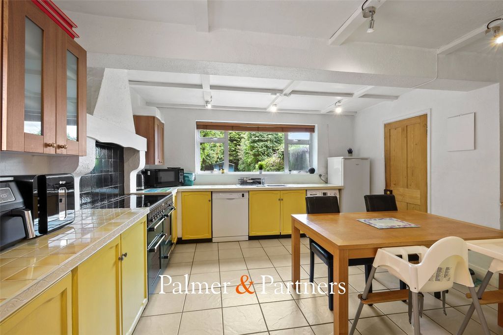 Property photo 3 of 20 Picture No. 24