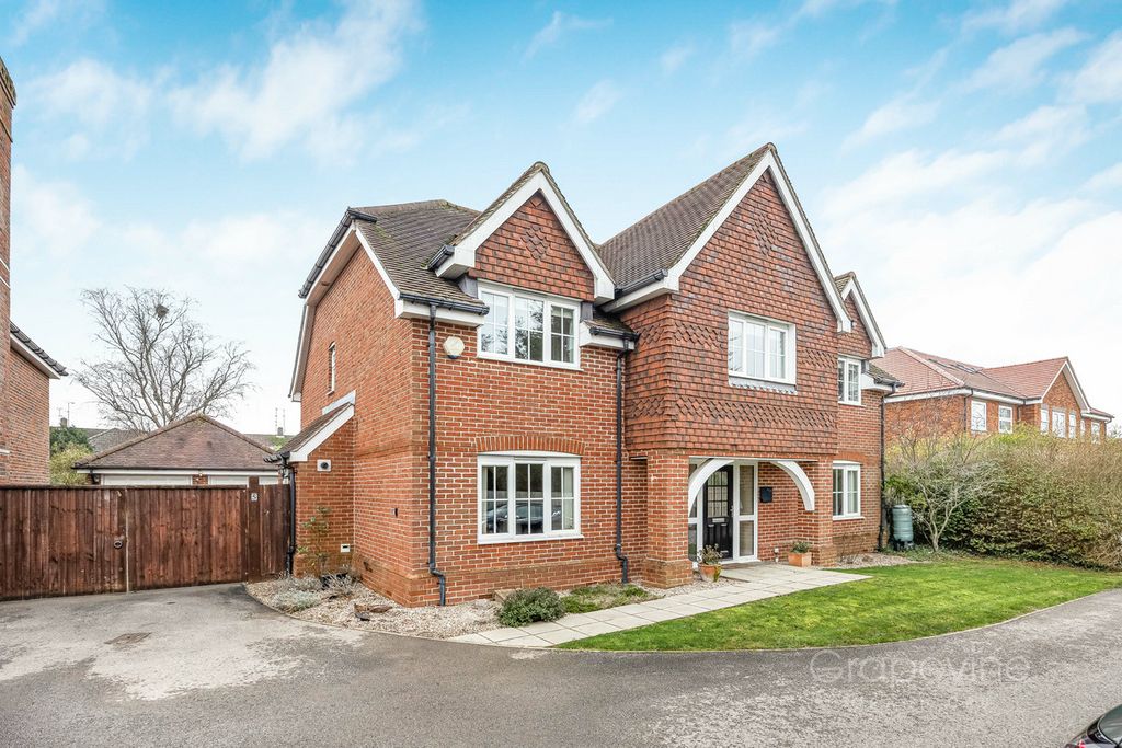 Property photo 1 of 43