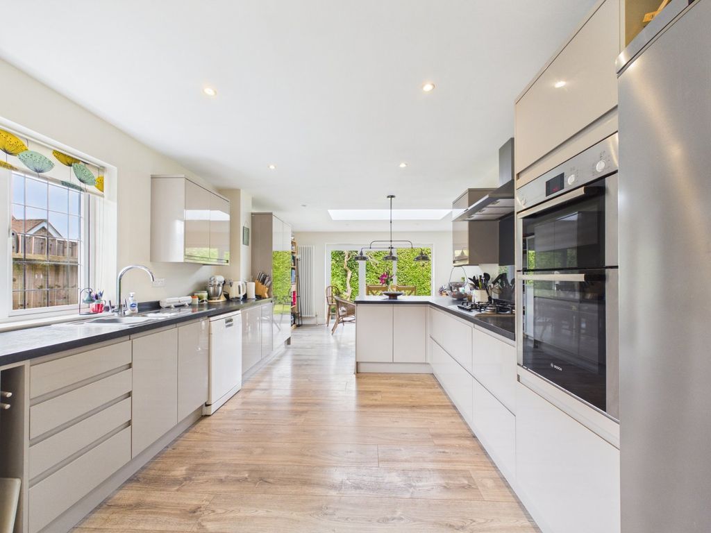 Property photo 2 of 25 Kitchen