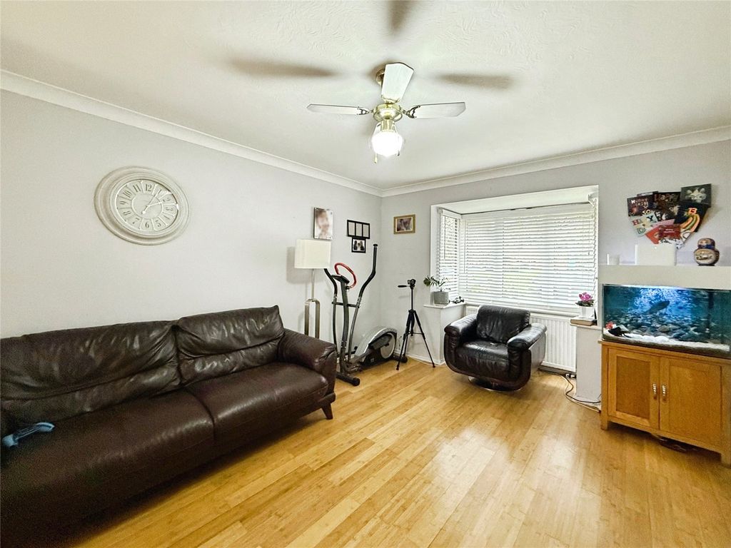 Property photo 2 of 18 Picture No. 13