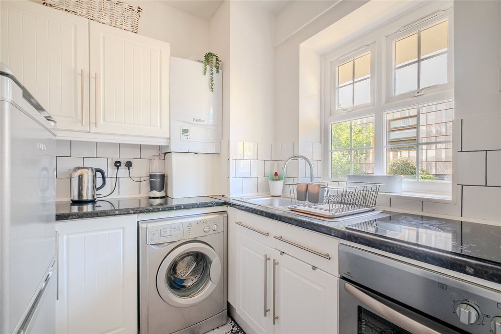 Property photo 3 of 7 Picture No. 10