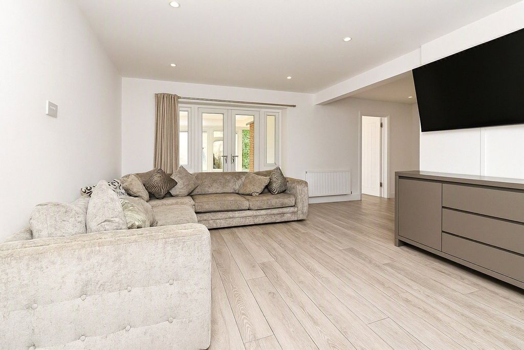 Property photo 2 of 14 Picture No. 43