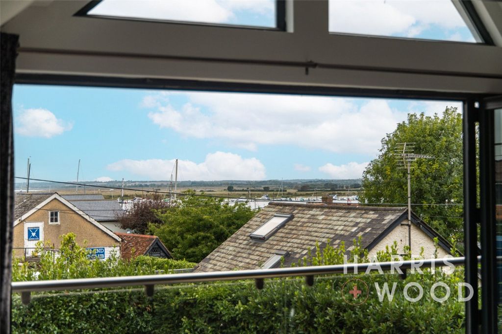 Property photo 3 of 43 3823903