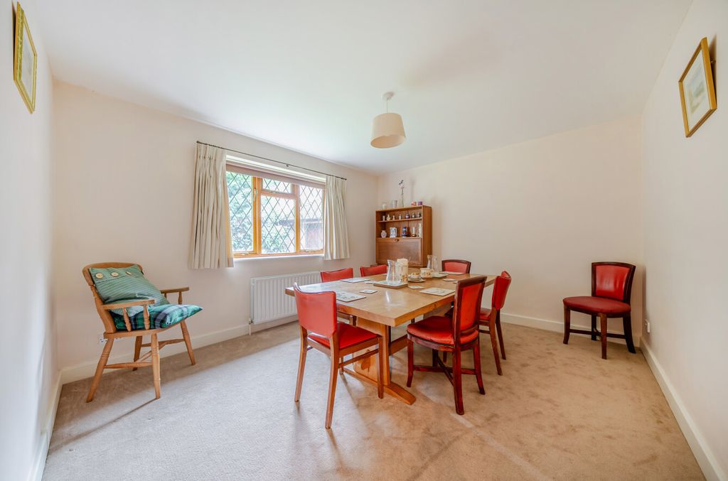 Property photo 3 of 14 1381393-6-691Db0c...