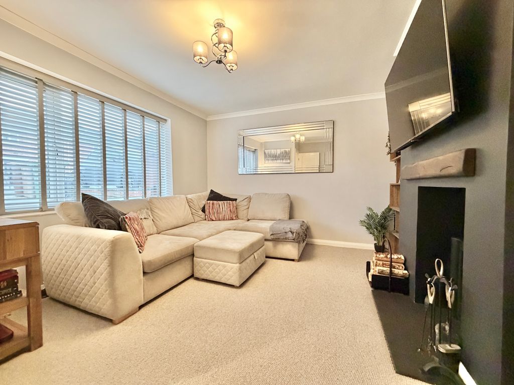 Property photo 2 of 23 Living Room