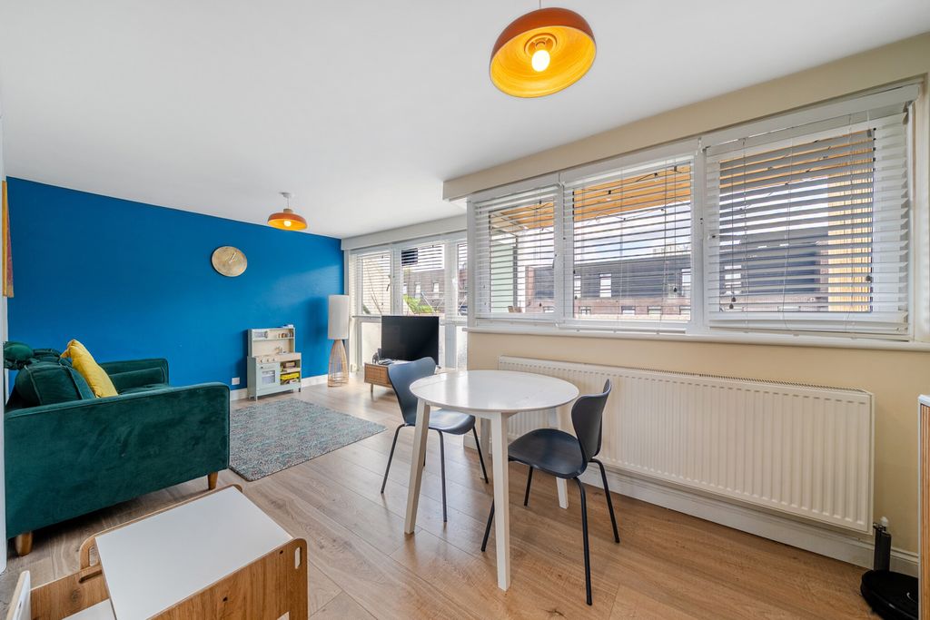 Property photo 2 of 16 1508789-5-6A9196A...