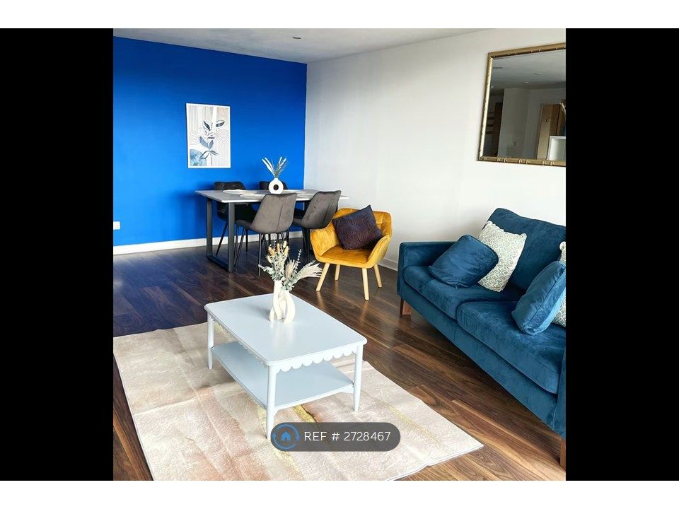 Property photo 2 of 9 Living Room