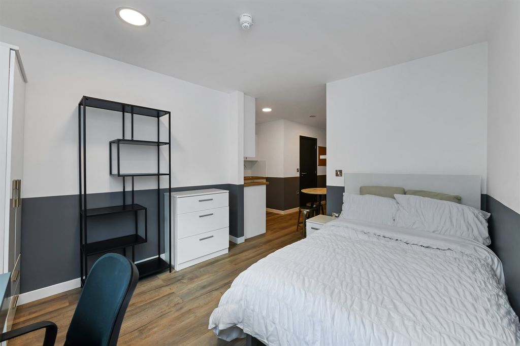 Property photo 1 of 4 (Main)