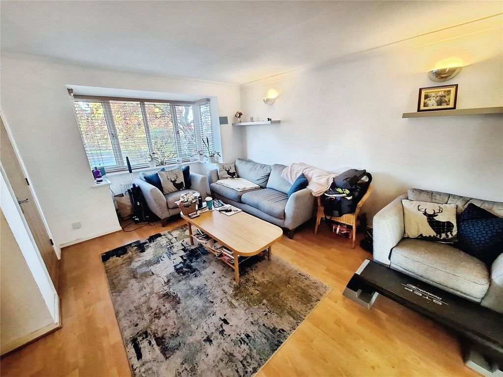 Property photo 2 of 13 Lounge