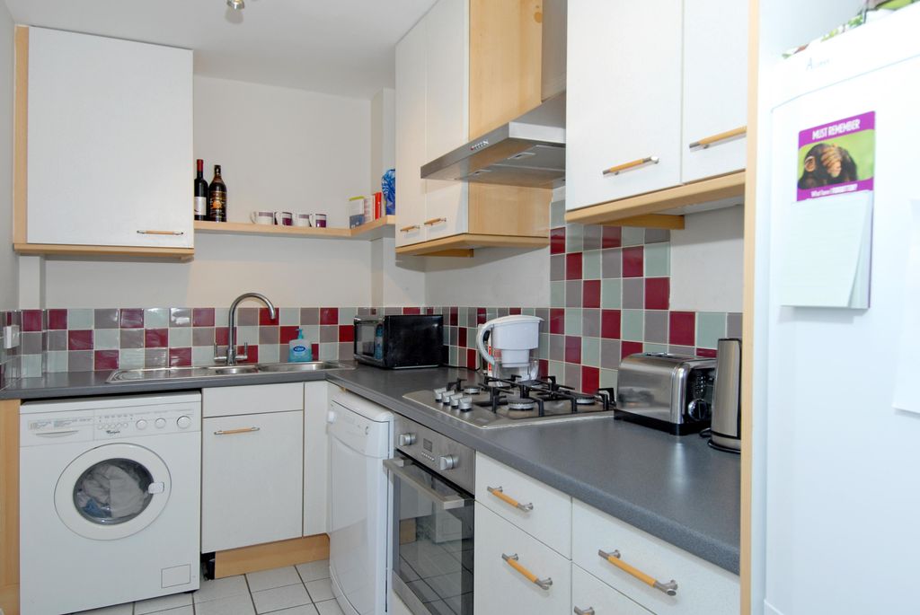 Property photo 3 of 5 Kitchen