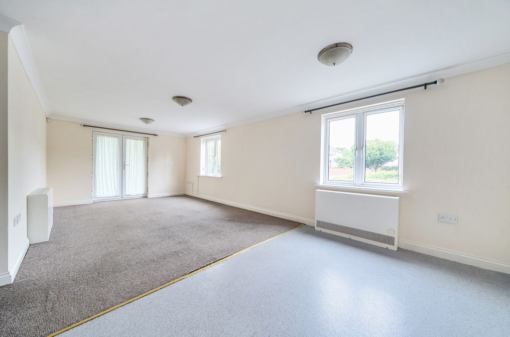 Property photo 3 of 12 1302497-6-684Aa1B...