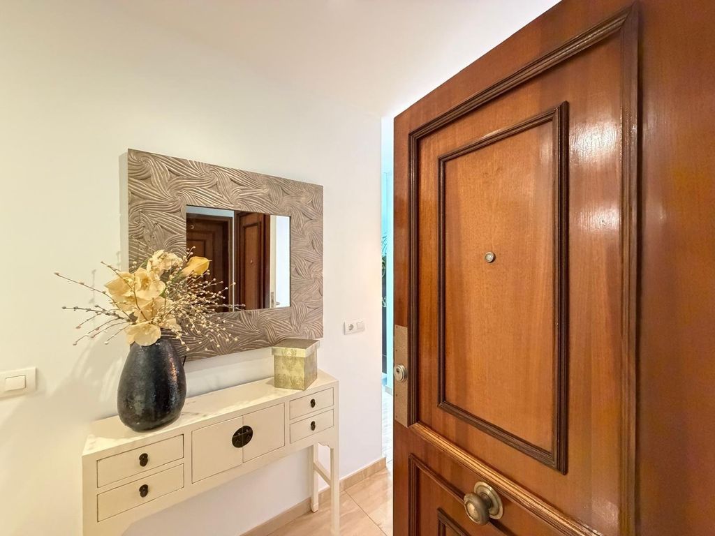 Property photo 2 of 50