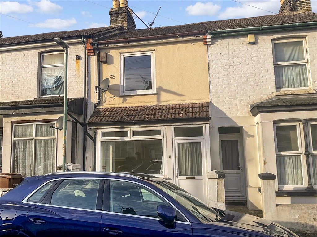 Property photo 2 of 10 Front