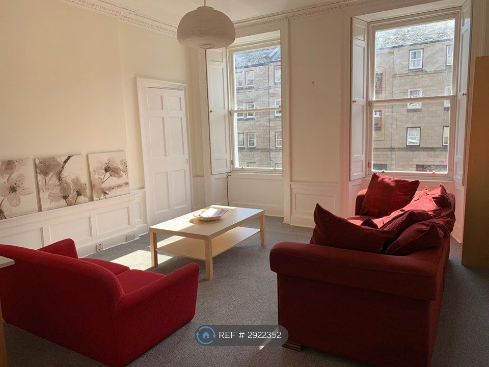 Property photo 3 of 10 Lounge
