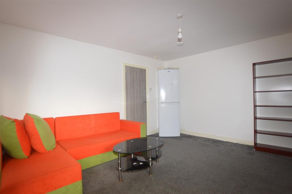 Property photo 3 of 5