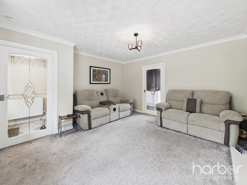 Property photo 3 of 15 5159835