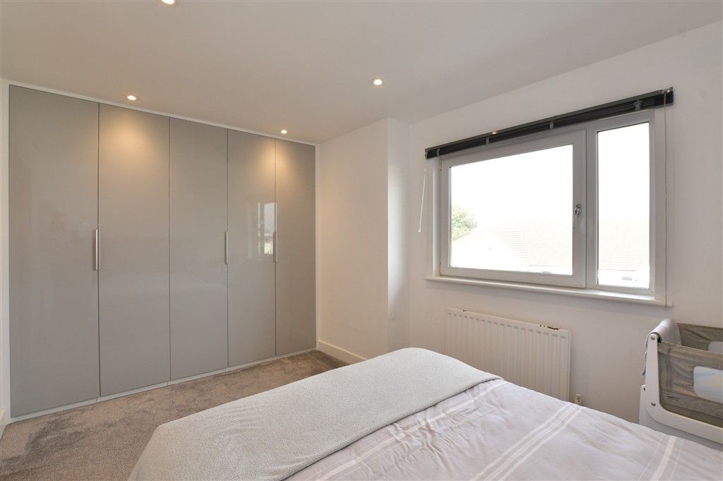 Property photo 1 of 9 Bedroom