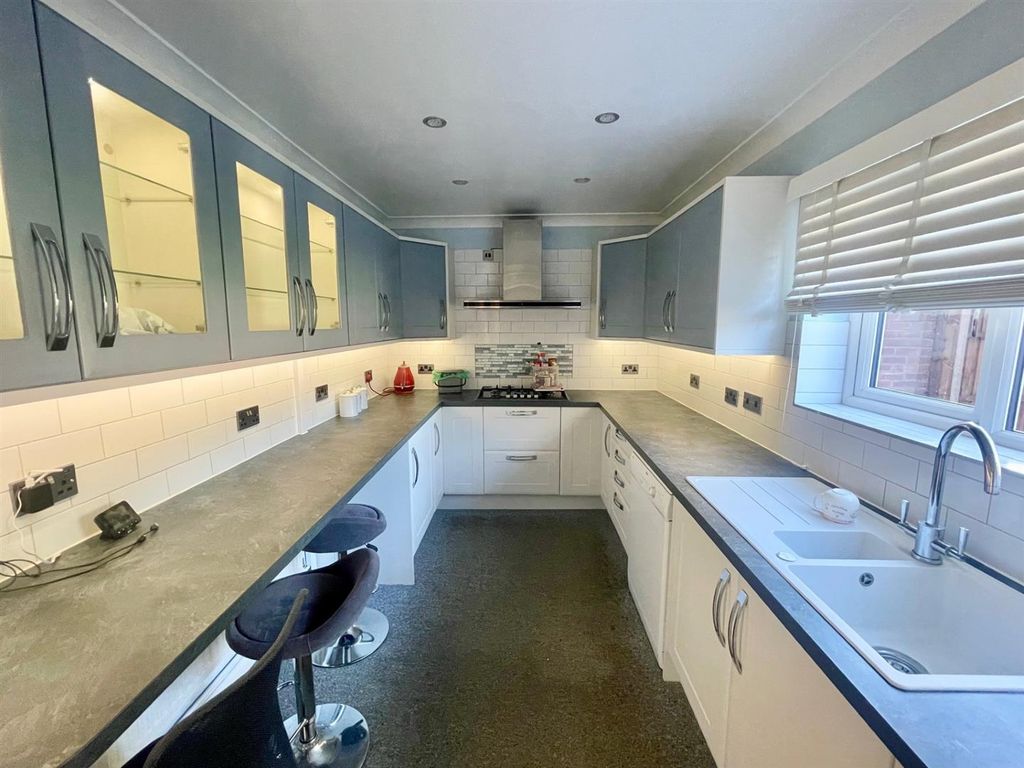 Property photo 2 of 16 Kitchen 2.Jpg