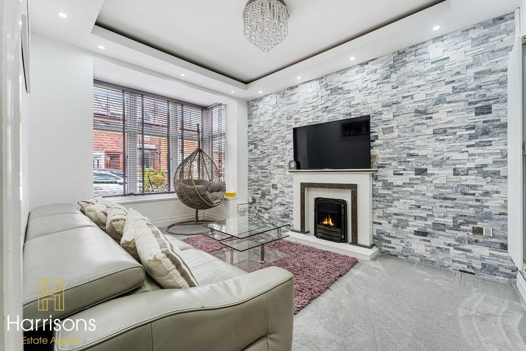 Property photo 2 of 44 5221943