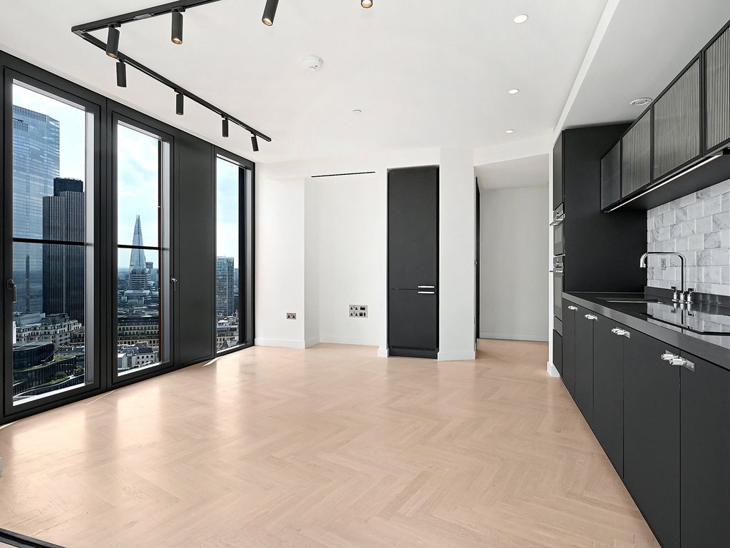 Property photo 1 of 19 One Crown Place