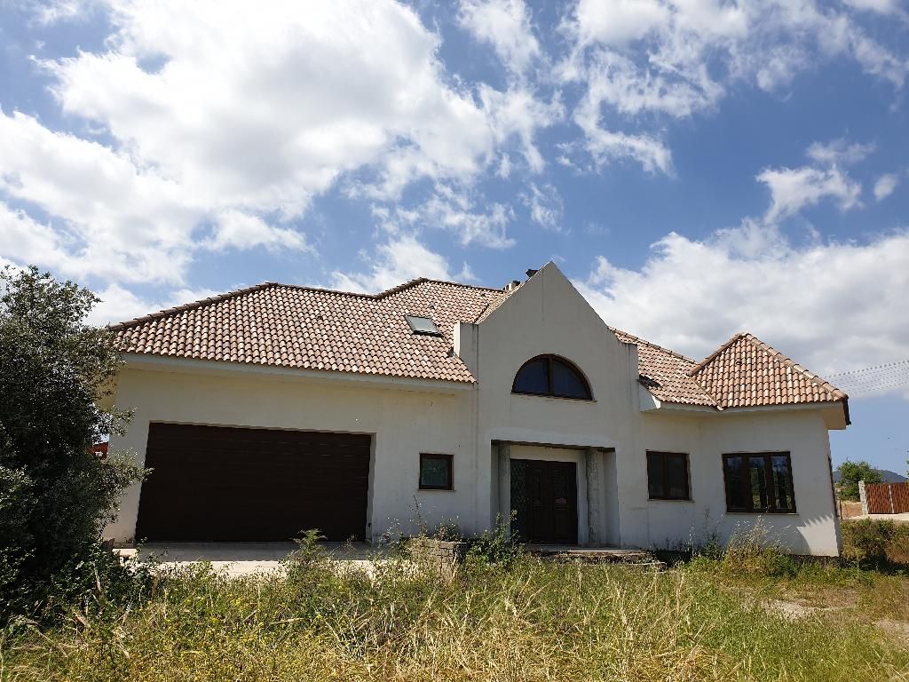 Property photo 2 of 11