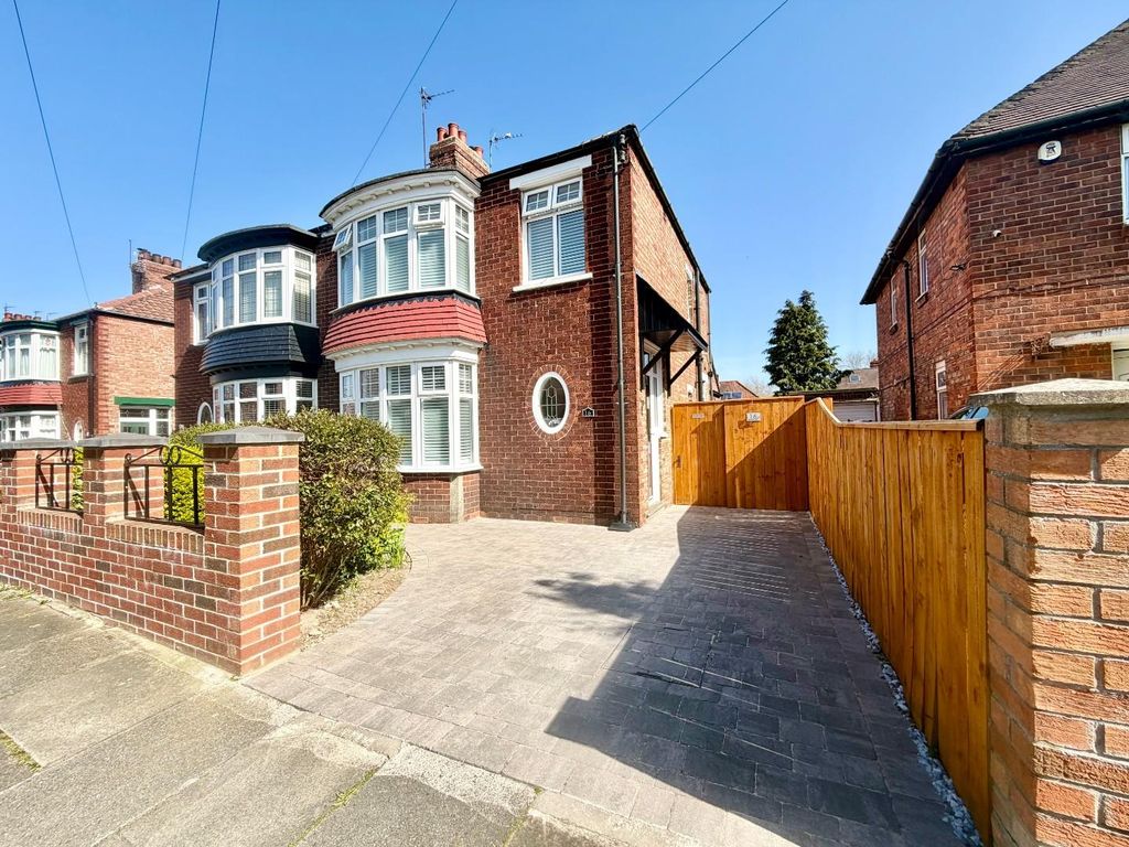 Property photo 1 of 21 Front