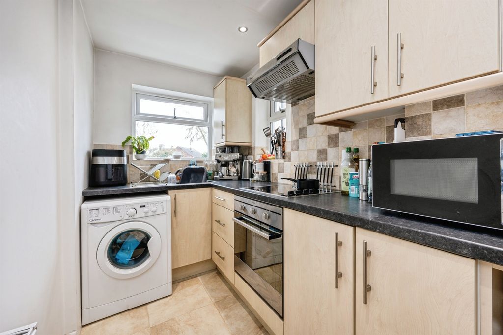 Property photo 2 of 17