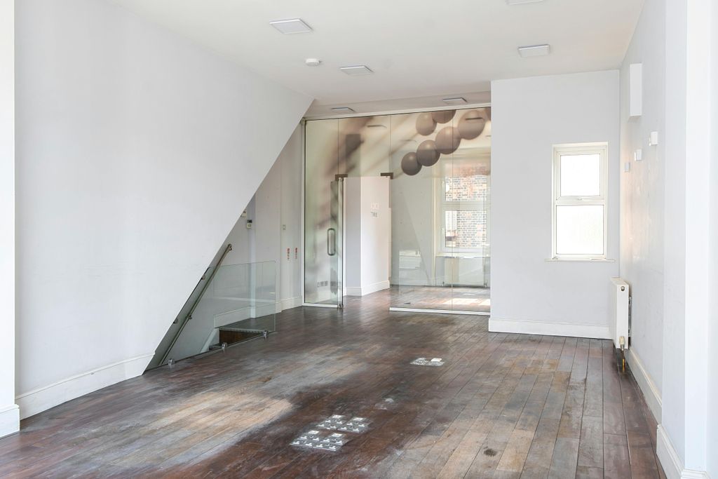 Property photo 3 of 13 1480924-11-6A3A6903Db32F.Jpg