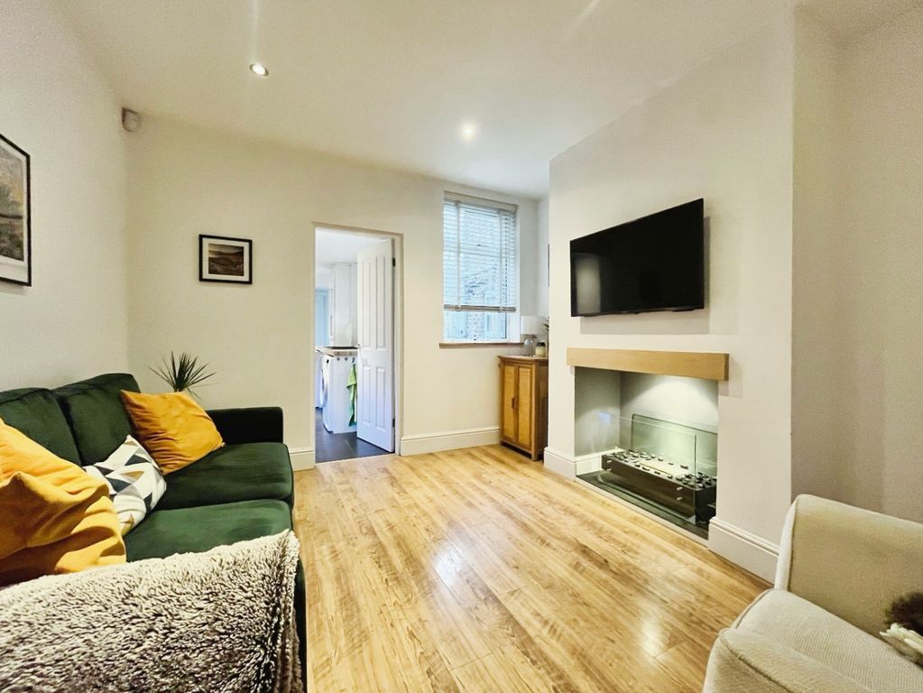 Property photo 2 of 16 3860045