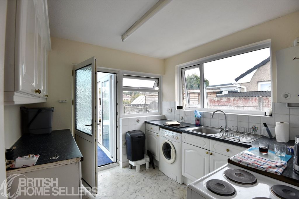 Property photo 2 of 15 Picture No. 12