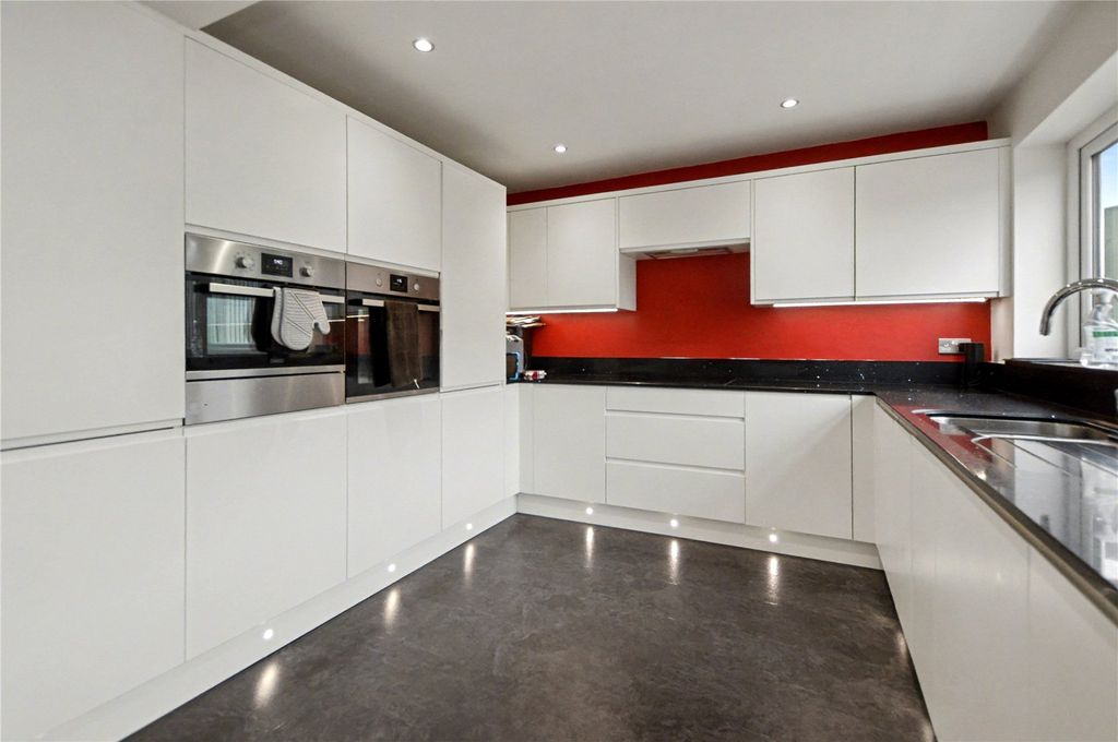 Property photo 3 of 21 Picture No. 13