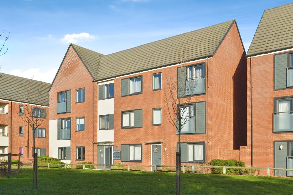 Property photo 1 of 17