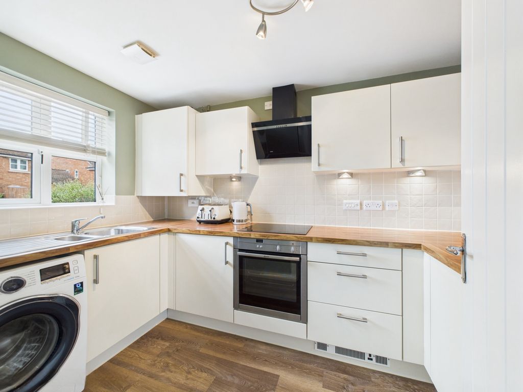 Property photo 2 of 14 Kitchen