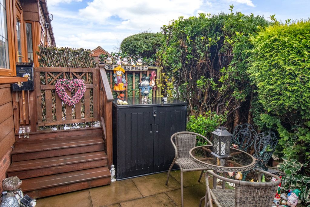 Property photo 2 of 16 Picture No. 13