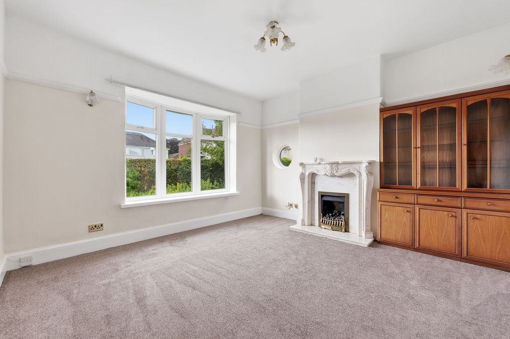 Property photo 2 of 28
