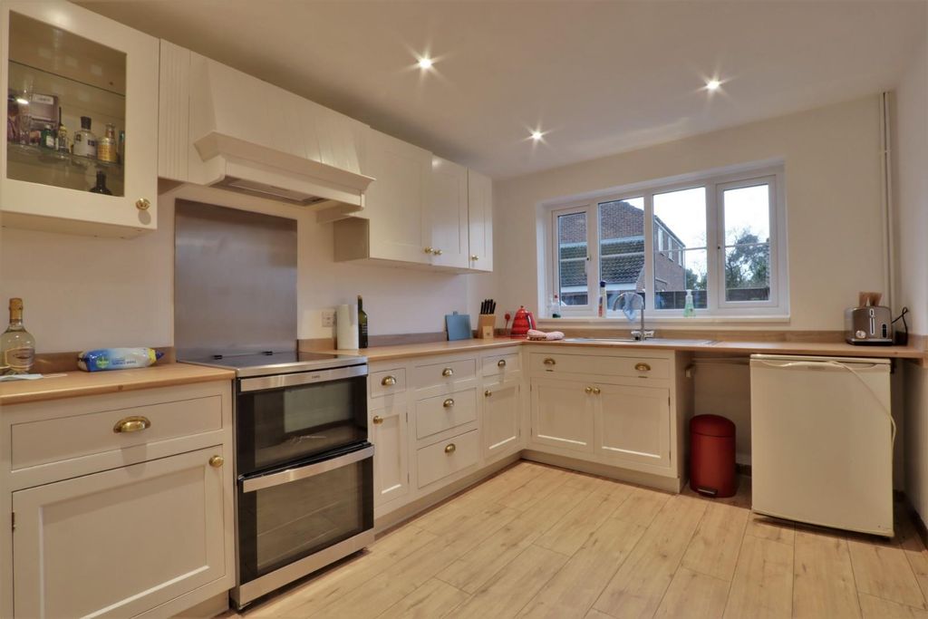 Property photo 2 of 8 Kitchen/Diner