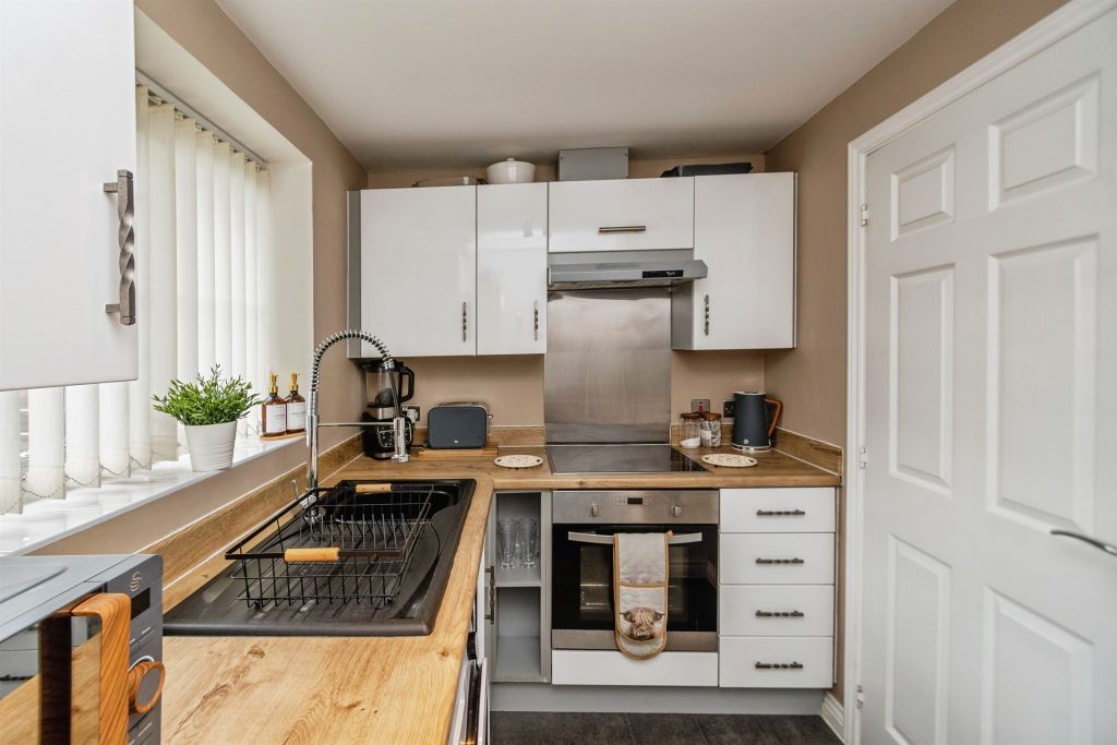 Property photo 2 of 11