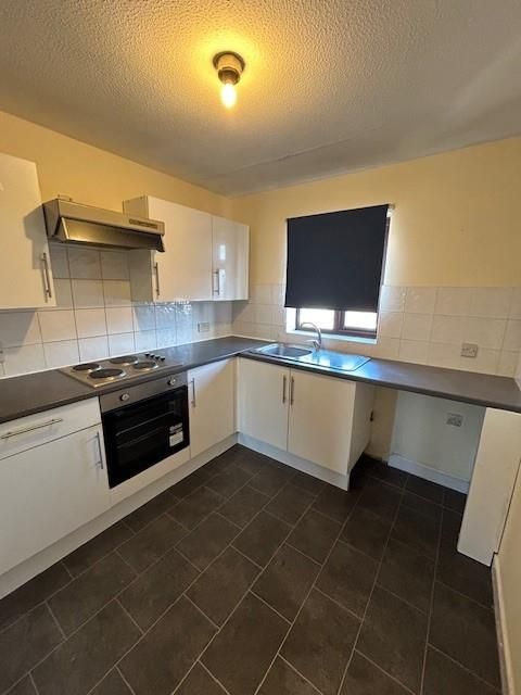 Property photo 3 of 8 Kitchen 1.Jpg