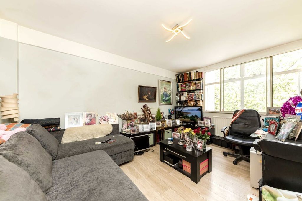 Property photo 2 of 3