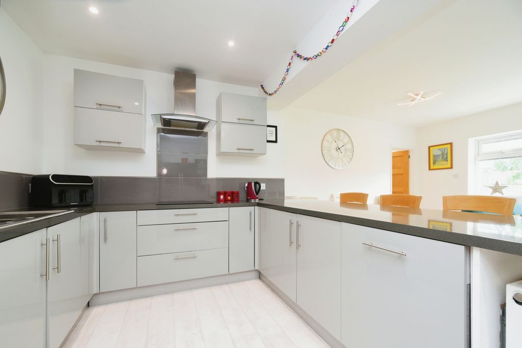 Property photo 2 of 24 Kitchen