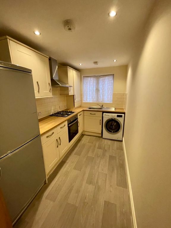 Property photo 3 of 8 Photo 8