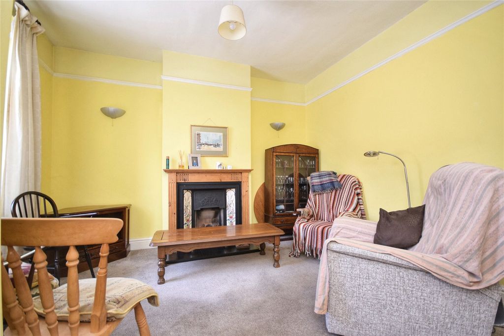 Property photo 3 of 16 Sitting Room