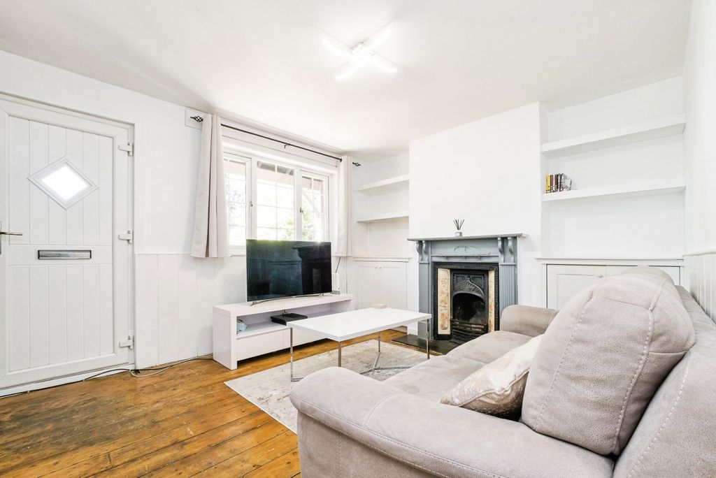 Property photo 3 of 11 Pbox-Img.Jpg