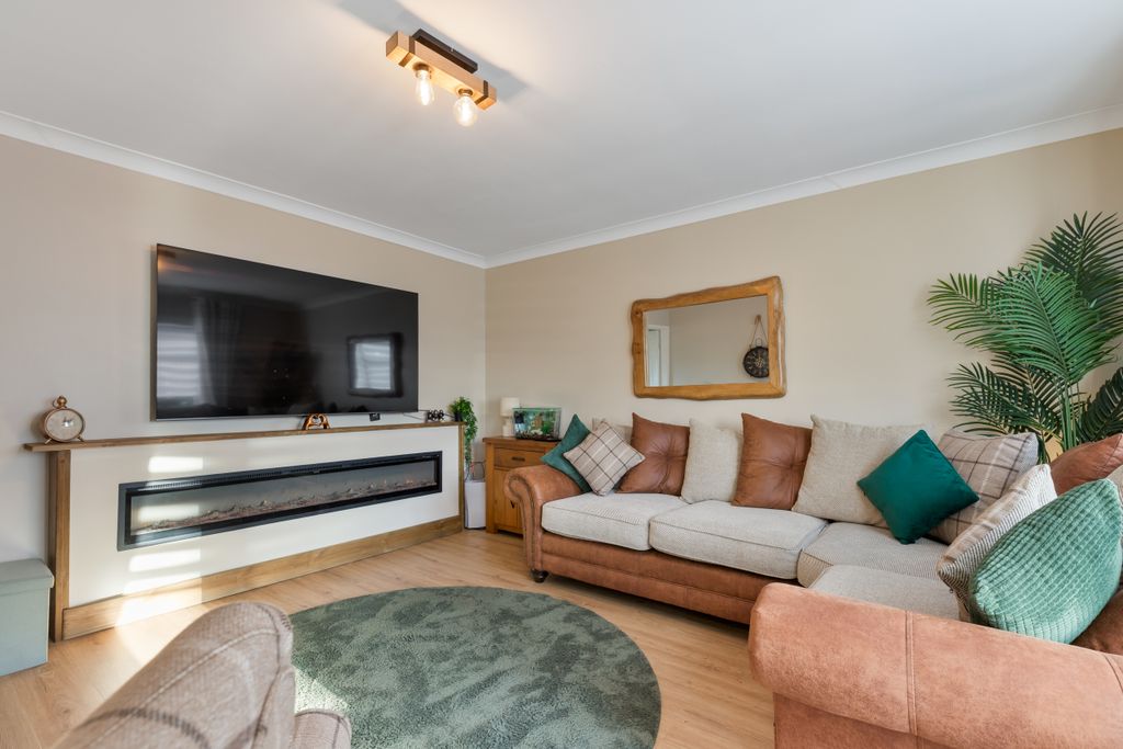 Property photo 3 of 26