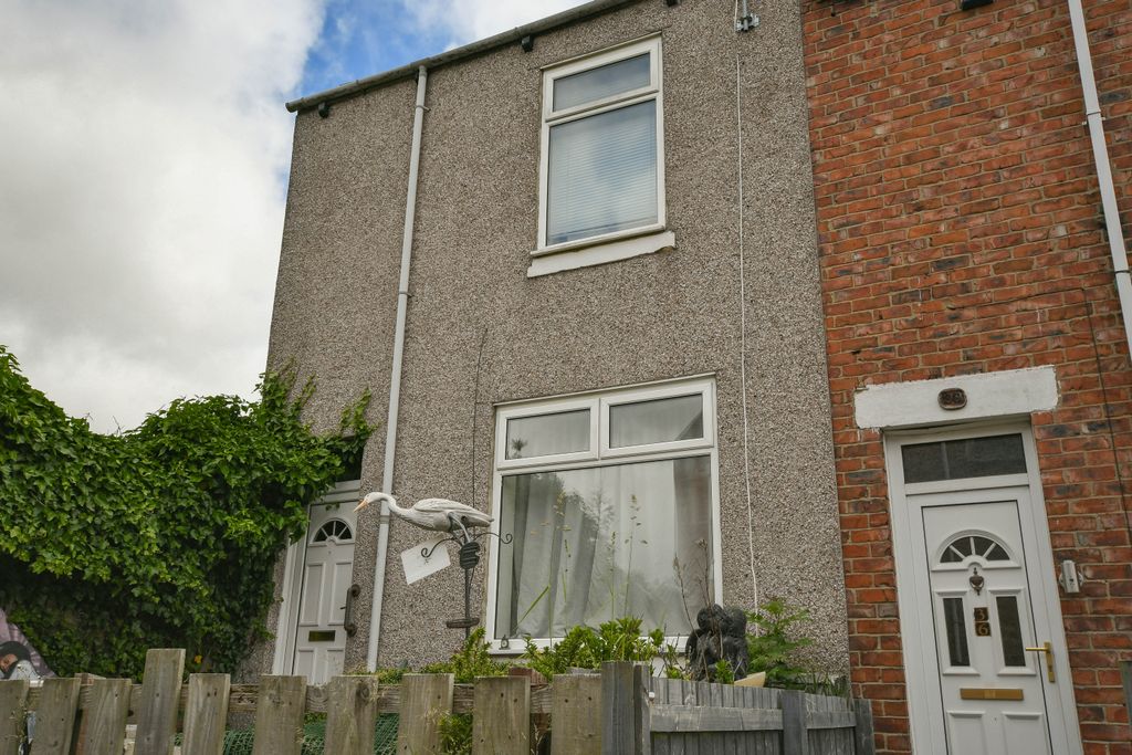 Property photo 2 of 8