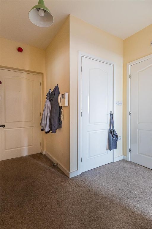 Property photo 3 of 9 Carlotta Way 26-7.Jpg