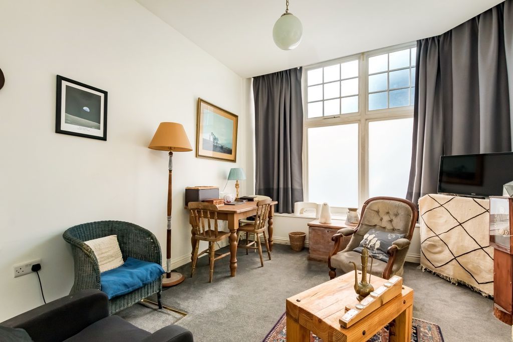 Property photo 3 of 11 Sitting Room