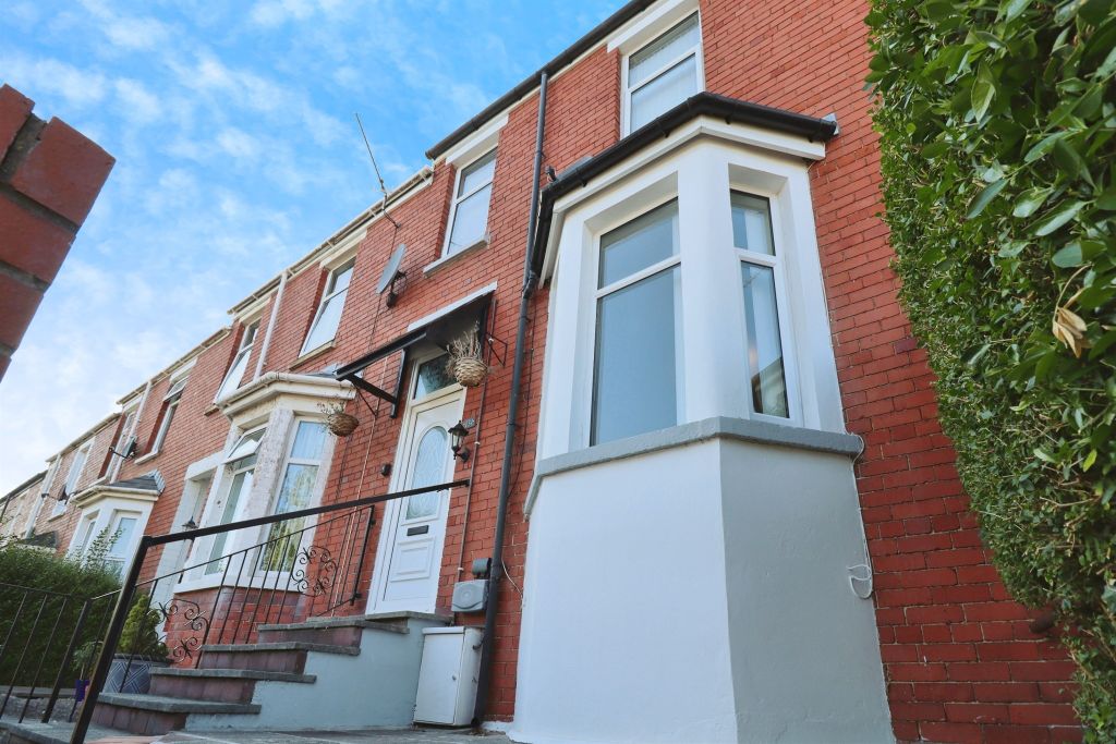 Property photo 1 of 17