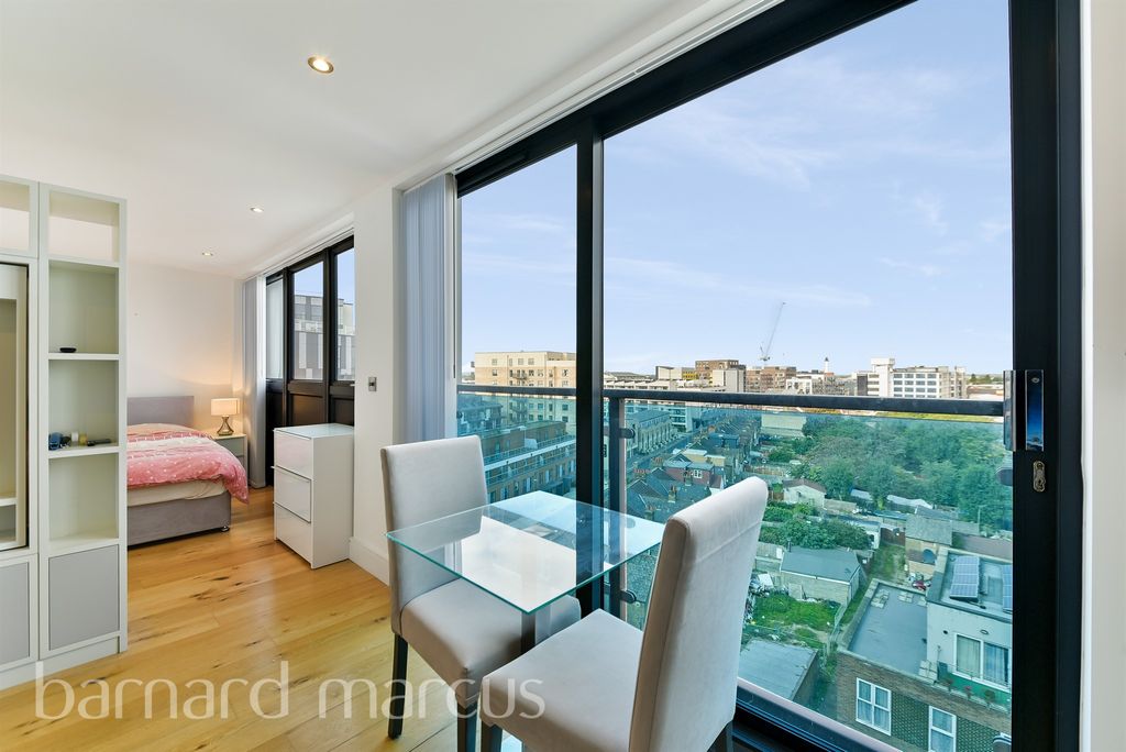 Property photo 3 of 8